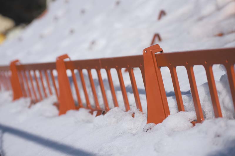 drabinka przeciwśniegowa dachowa