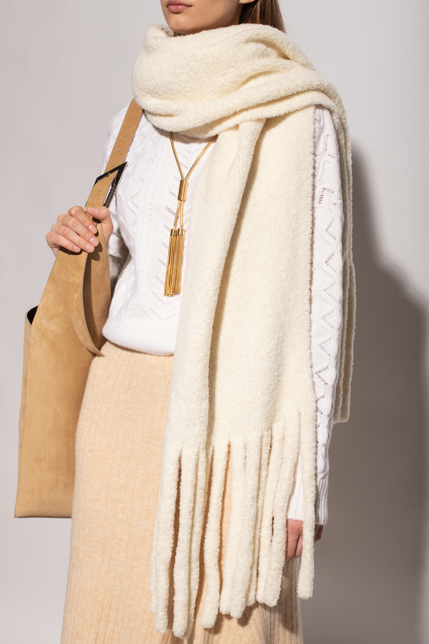 biały, długi szal z frędzlami