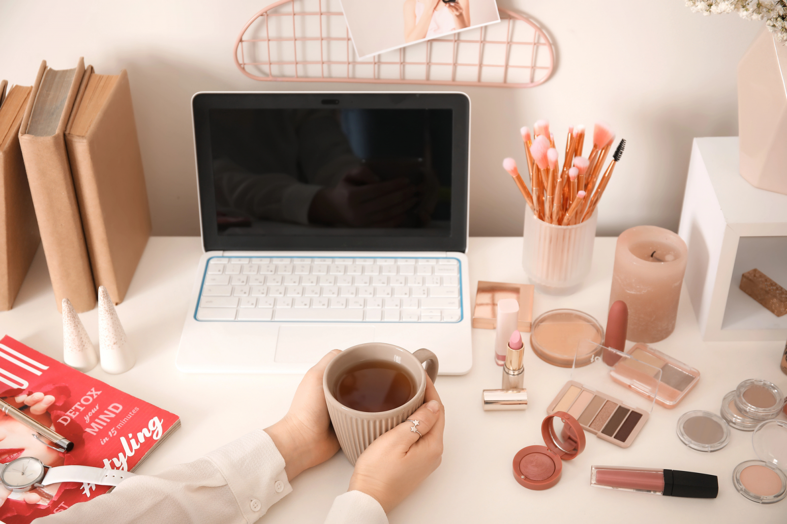 Konsultantki Avon zarabiają dodatkową gotówkę, rozwijając jednocześnie swoją pasję do urody i kosmetyków.