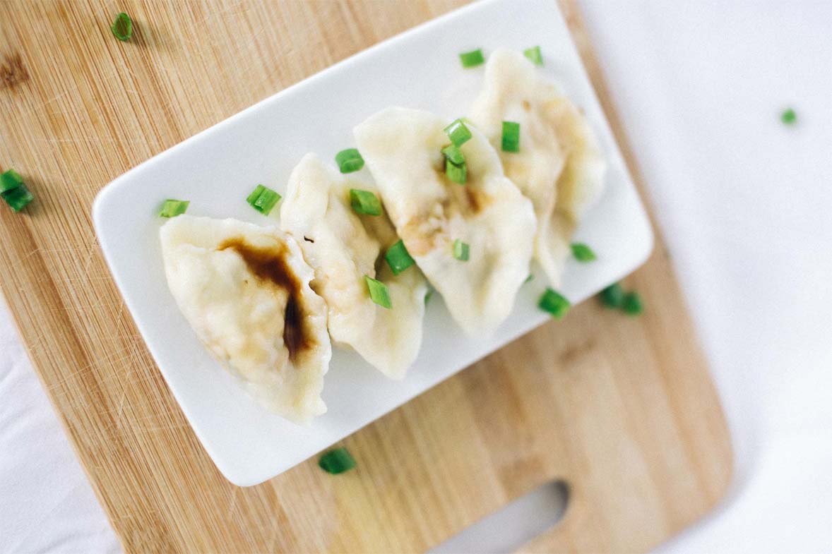 Pierogi z ziemniakami, serem Gouda i czarnuszką