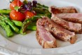 „7” powodów, dla których warto ograniczyć spożycie mięsa w codziennej diecie